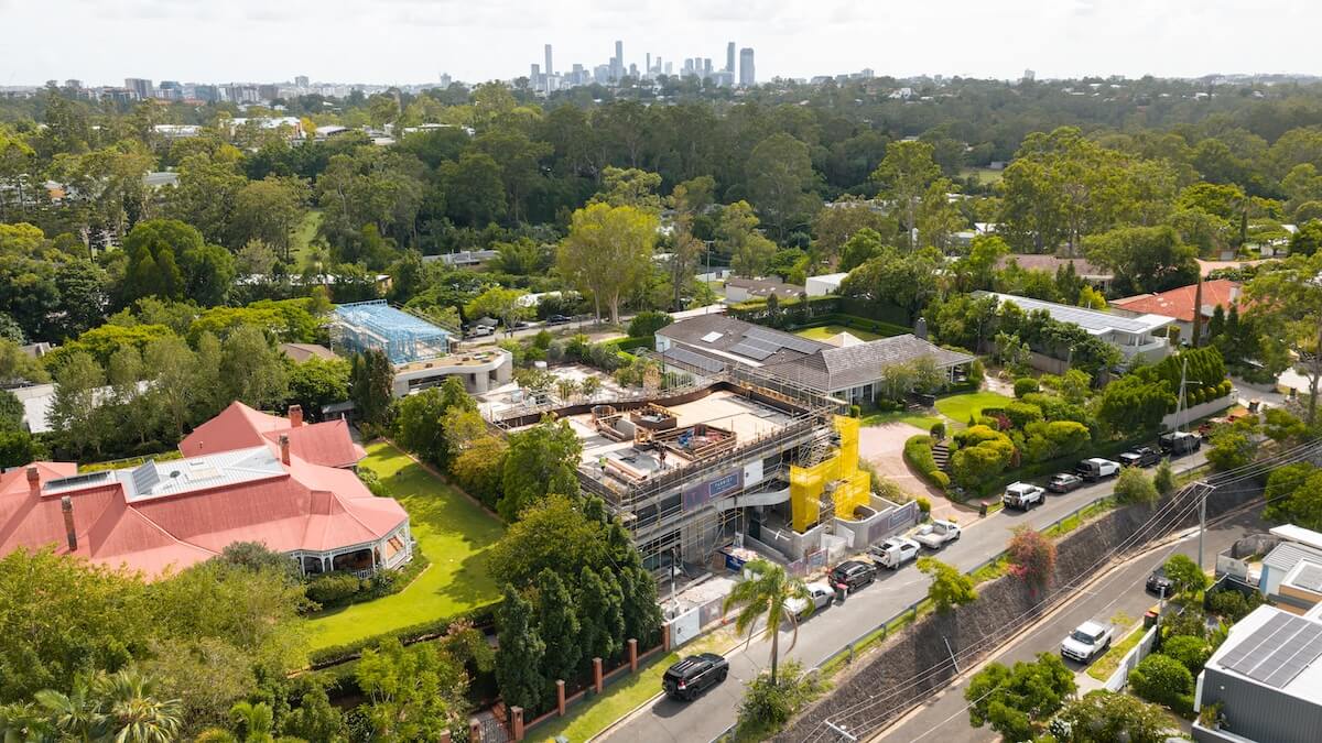 Custom build in Indooroopilly – distinctive luxury with SLa