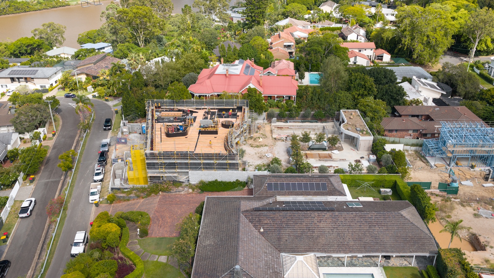 Custom build in Indooroopilly – distinctive luxury with SLa